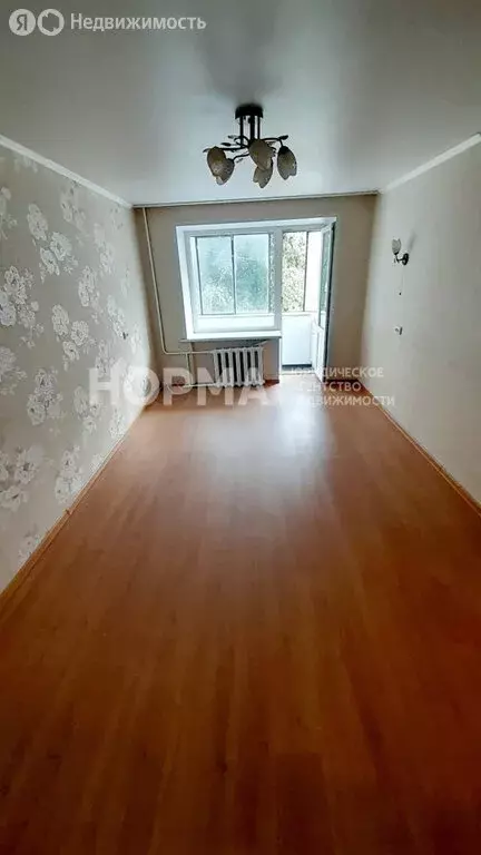 3-комнатная квартира: Октябрьский, 25-й микрорайон, 22 (61.6 м) - Фото 1