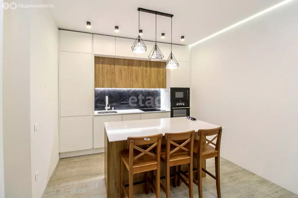2-комнатная квартира: Тюмень, улица Газовиков, 73 (64.9 м) - Фото 0