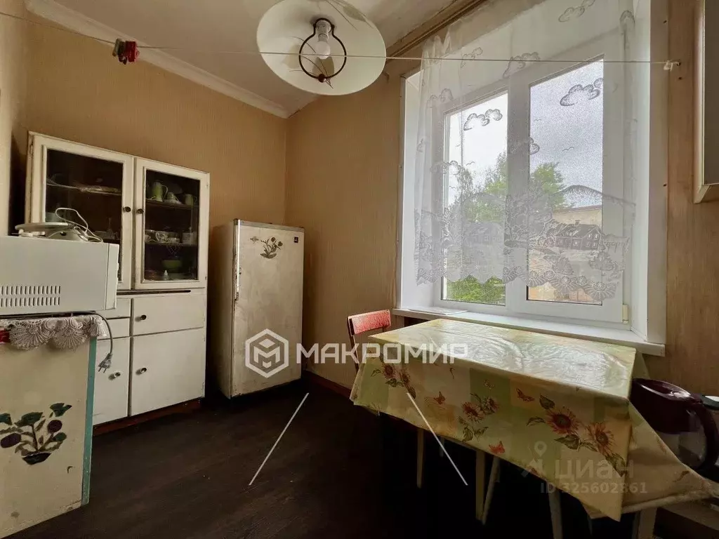 3-к кв. Брянская область, Брянск Белые Берега пгт, ул. Карла Маркса, 9 ... - Фото 1