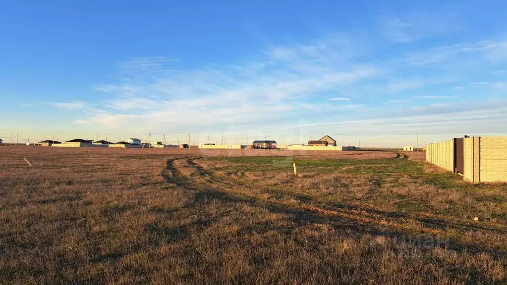 Участок в Крым, Сакский район, с. Уютное  (6.0 сот.) - Фото 0