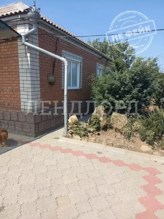 Дом в Ставропольский край, Апанасенковский муниципальный округ, с. ... - Фото 1