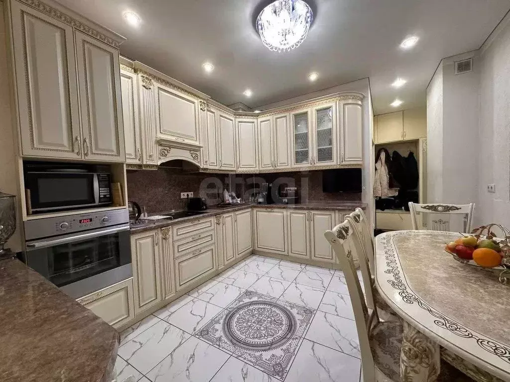 3-к кв. Ханты-Мансийский АО, Сургут ул. Энергетиков, 1/1 (89.0 м) - Фото 1