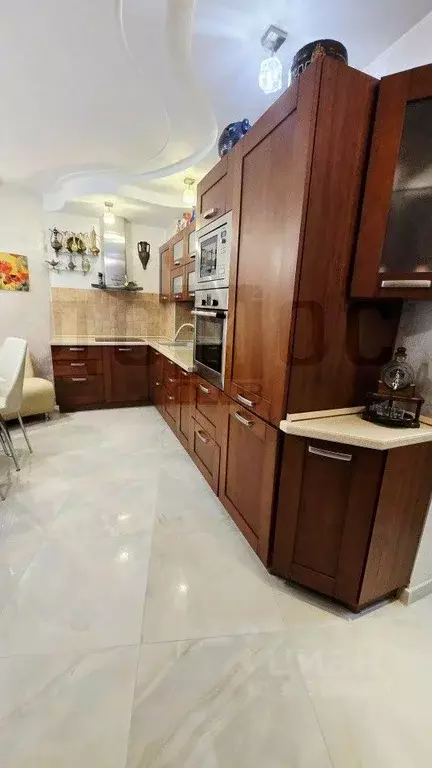 3-к кв. Свердловская область, Екатеринбург ул. Родонитовая, 10 (108.9 ... - Фото 2