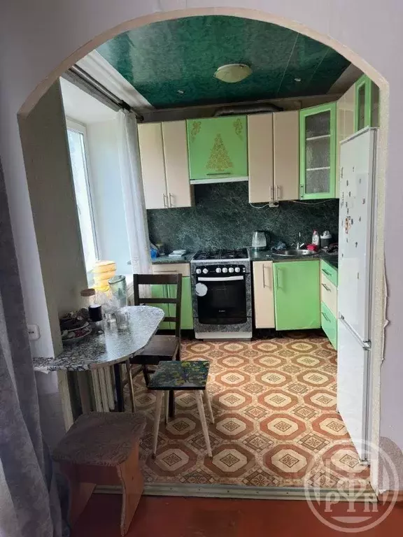 2-к кв. Ленинградская область, Луга просп. Кирова, 23 (42.0 м) - Фото 0