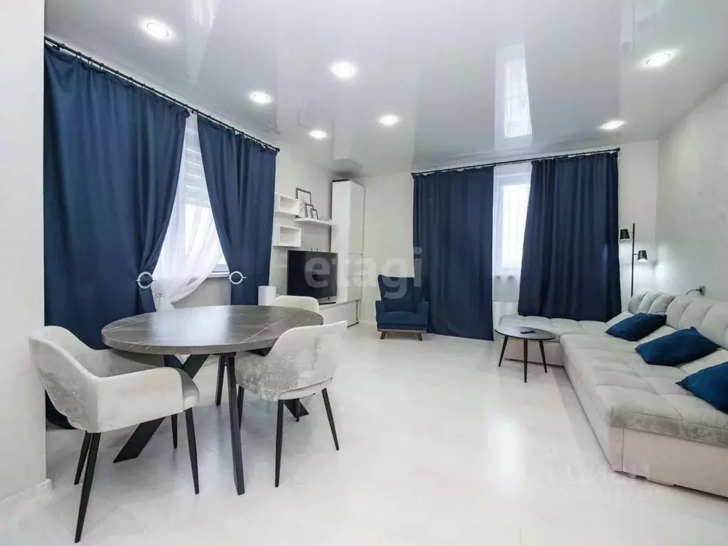 2-к кв. Новосибирская область, Новосибирск ул. Кирова, 225 (61.6 м) - Фото 0