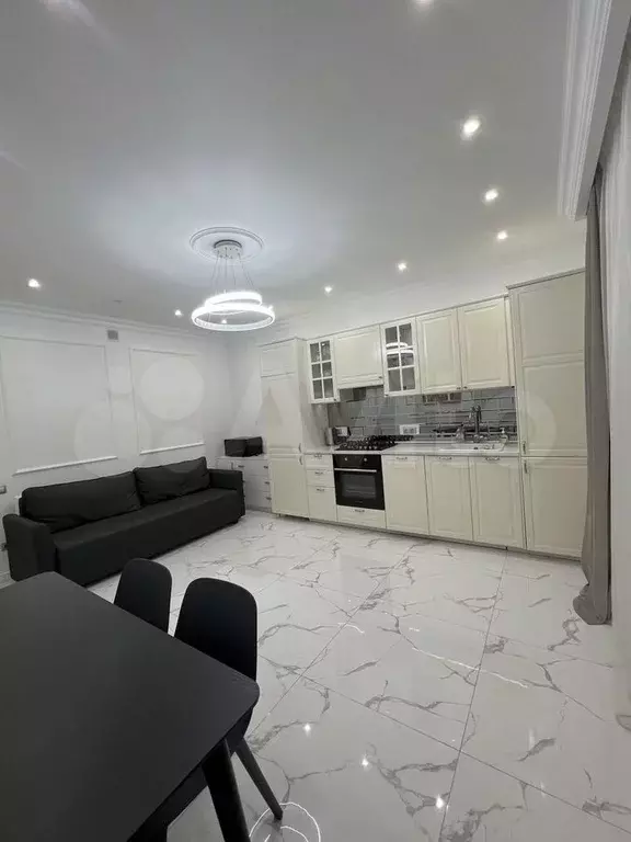 3-к. квартира, 90 м, 1/6 эт. - Фото 1