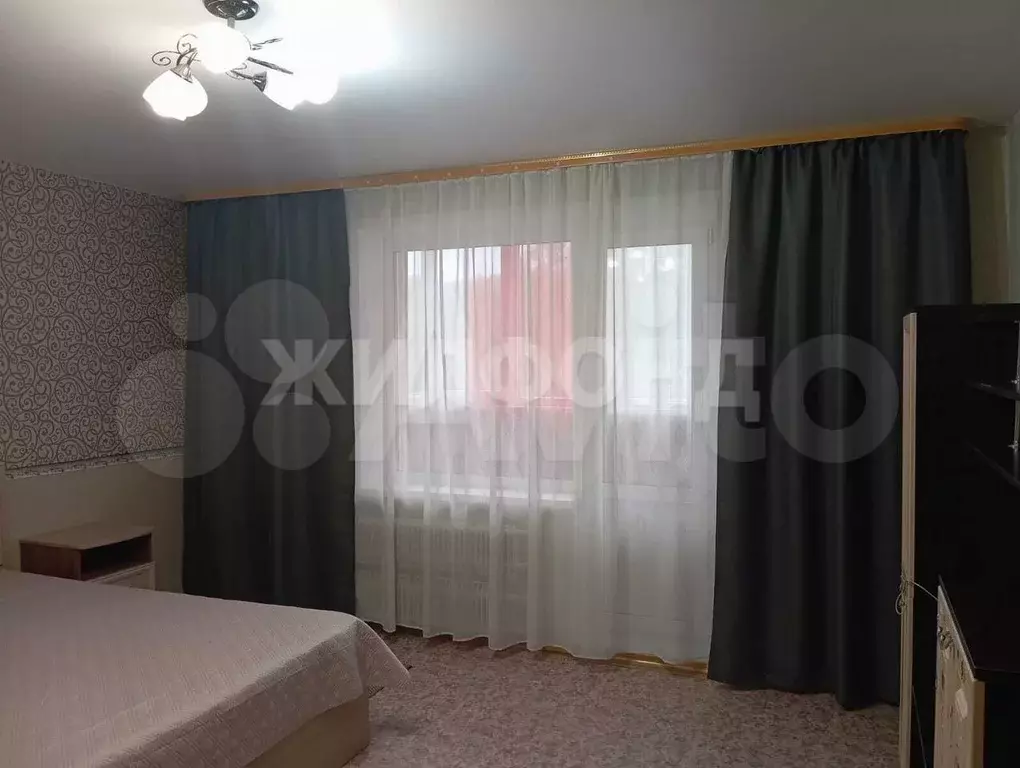 1-к. квартира, 42 м, 1/10 эт. - Фото 1