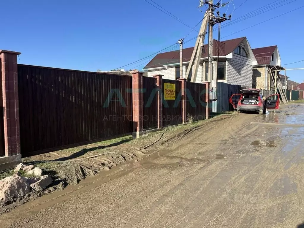 Участок в Крым, Симферопольский район, Добровское с/пос, с. ... - Фото 1