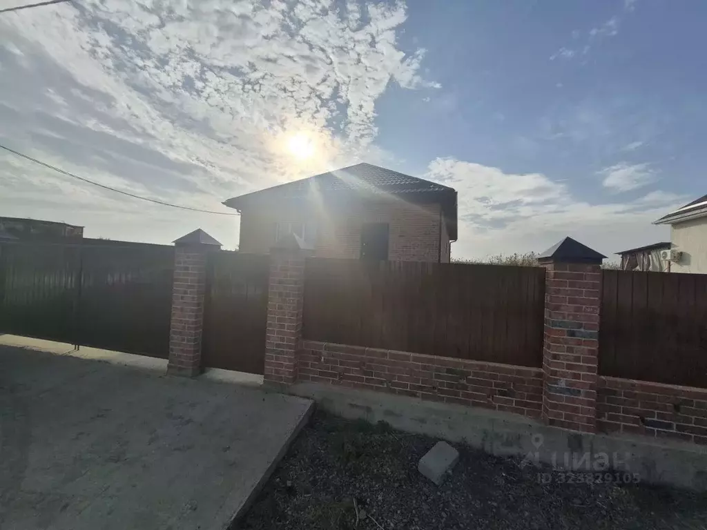 Дом в Адыгея, Тахтамукайский район, Яблоновский пгт ул. Тургеневское ... - Фото 2