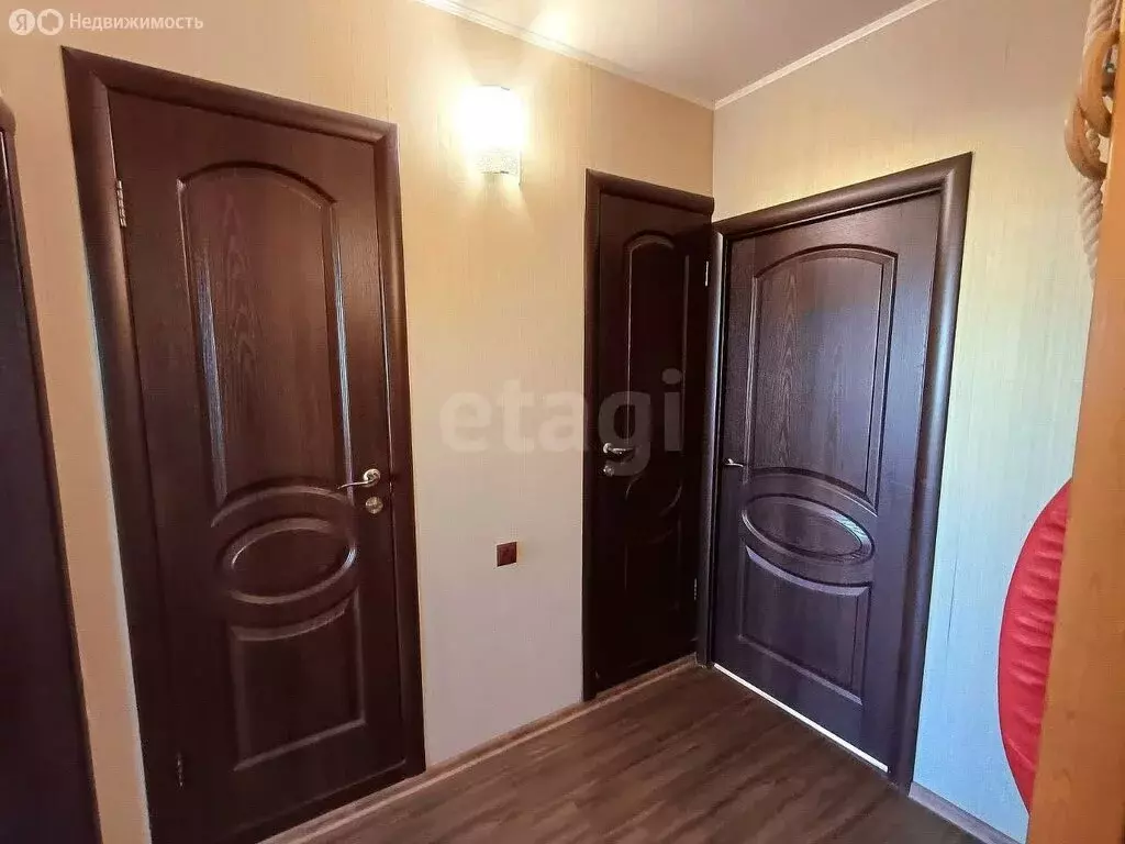 3-комнатная квартира: Симферополь, улица Маршала Жукова, 35 (63 м) - Фото 1