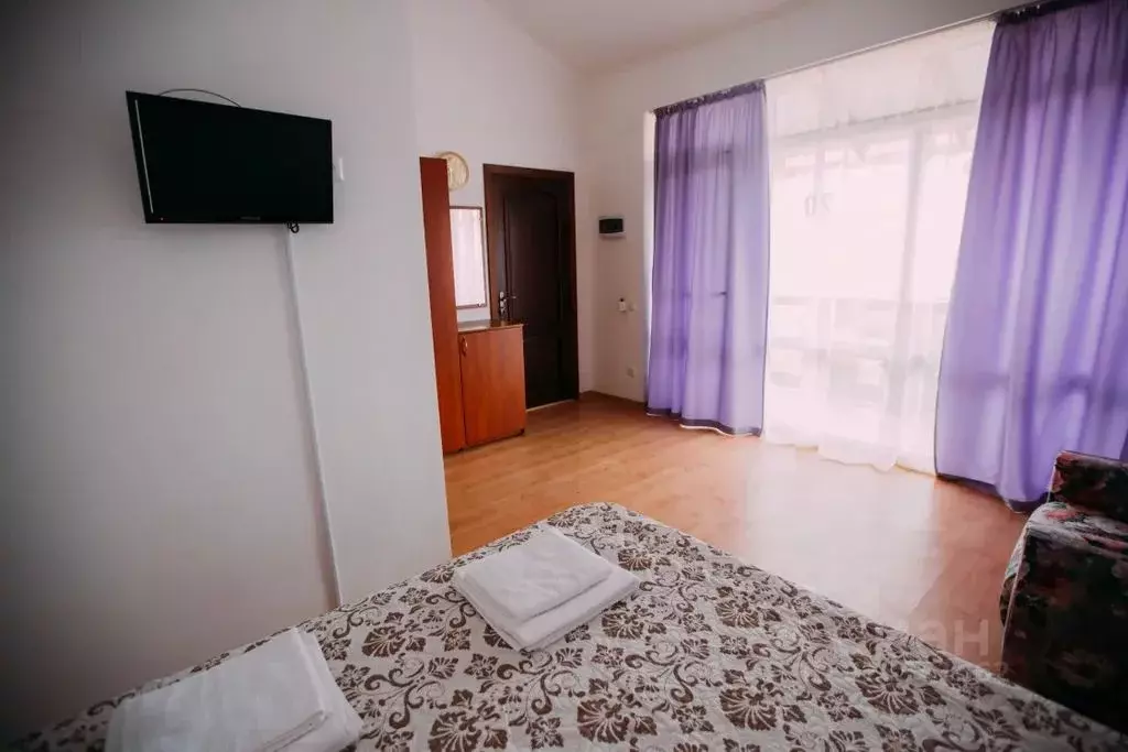 Комната Крым, Ленинский район, Семисотское с/пос, с. Каменское пер. ... - Фото 2