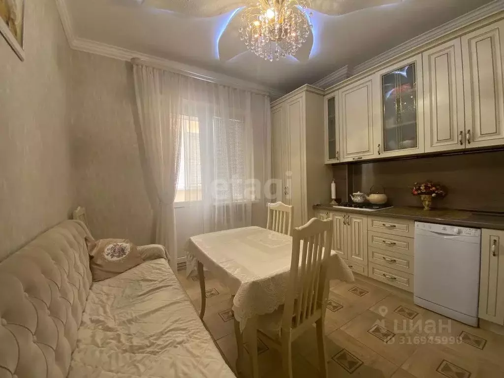 3-к кв. Карачаево-Черкесия, Черкесск Ставропольская ул., 104Б (97.0 м) - Фото 0