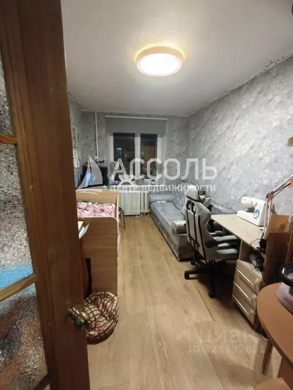 4-к кв. Омская область, Омск Заозерный мкр, ул. Бархатовой, 3 (62.3 м) - Фото 1