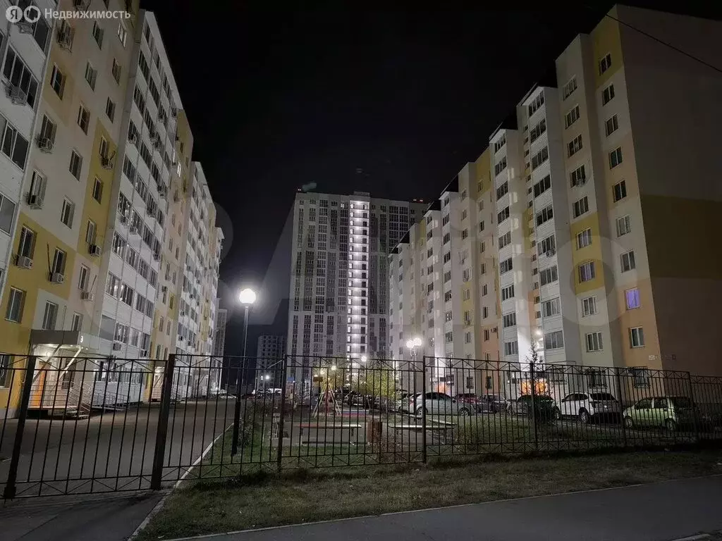 3-комнатная квартира: Саратов, улица имени Б.Н. Ерёмина, 6 (80.5 м) - Фото 1