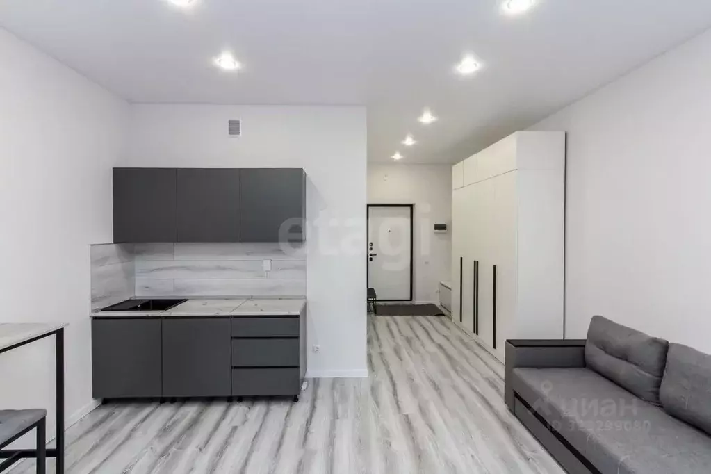 Студия Тюменская область, Тюмень ул. Евгения Войнова, 7 (29.9 м) - Фото 1