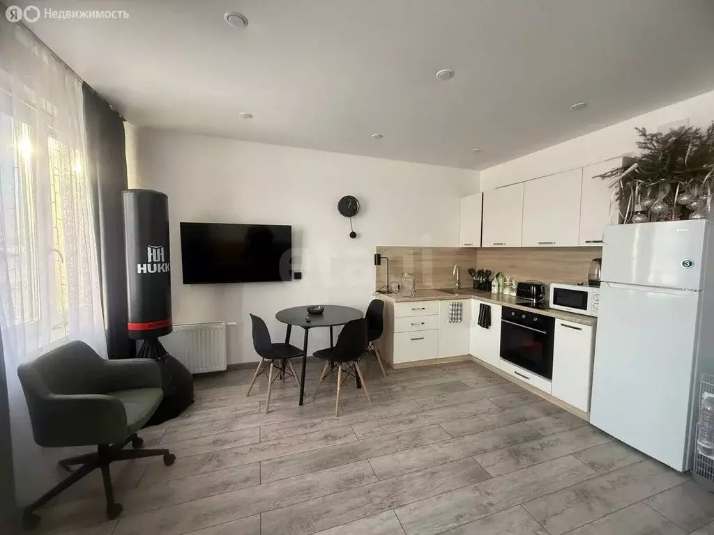 Квартира-студия: Тюмень, улица Павла Никольского, 6 (33.4 м) - Фото 2