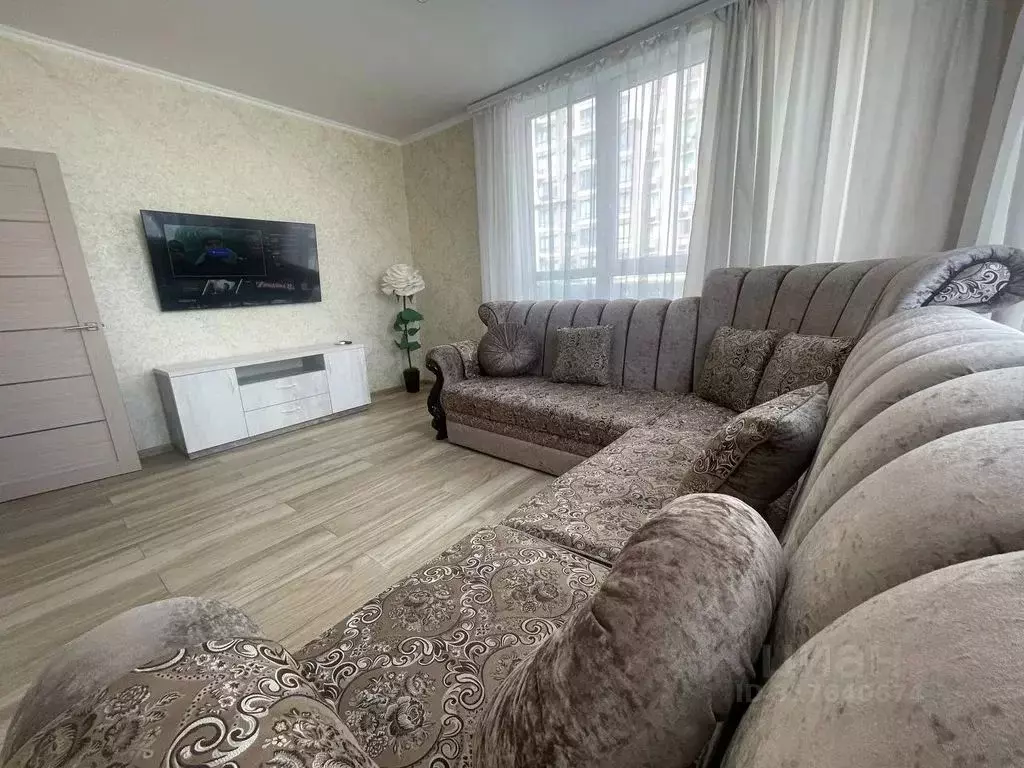 3-к кв. Крым, Симферопольский район, с. Мирное ул. Крымской Весны, 4к2 ... - Фото 0