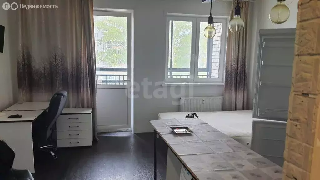 Квартира-студия: Тюмень, улица Парада Победы, 13 (29.6 м) - Фото 1
