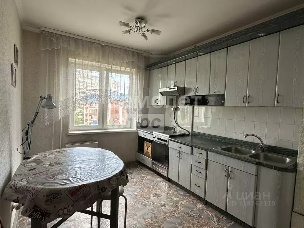3-к кв. Омская область, Омск ул. 70 лет Октября, 20 (63.7 м) - Фото 0