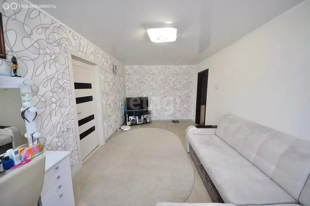 3-комнатная квартира: Салават, улица Калинина, 85 (56.3 м) - Фото 1
