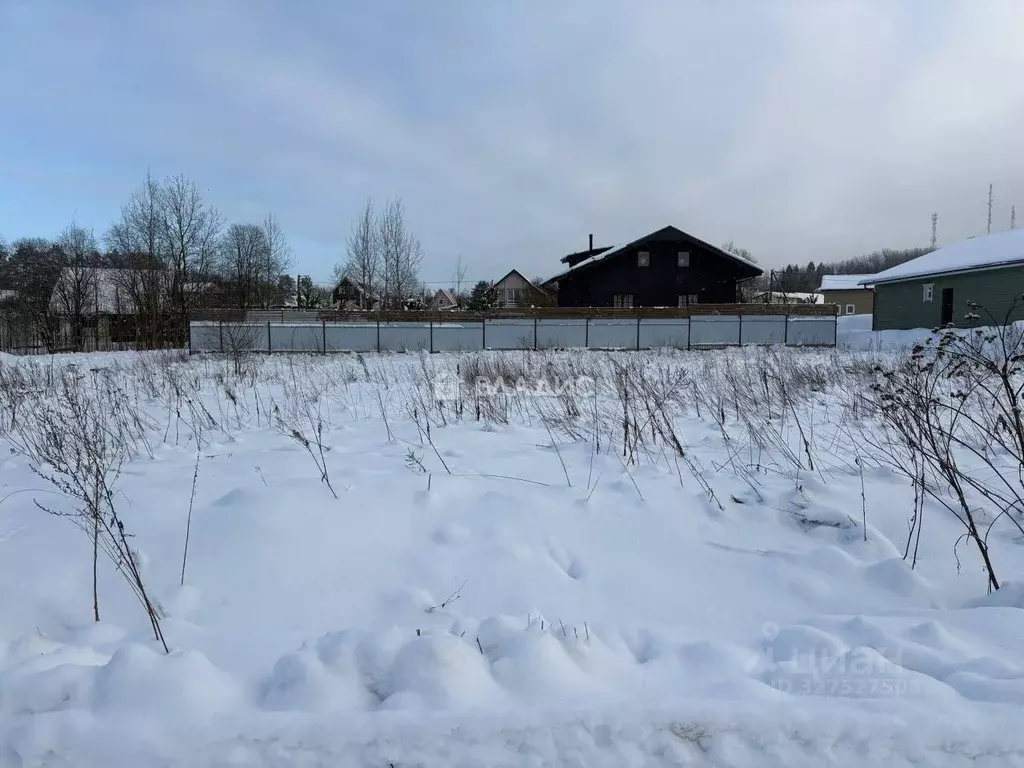 Участок в Ленинградская область, Выборгский район, пос. Первомайское ... - Фото 1