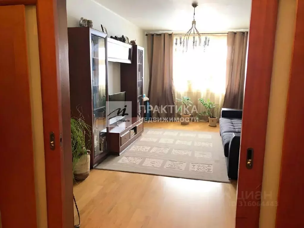 Продается 3-комнатная квартира - Фото 1