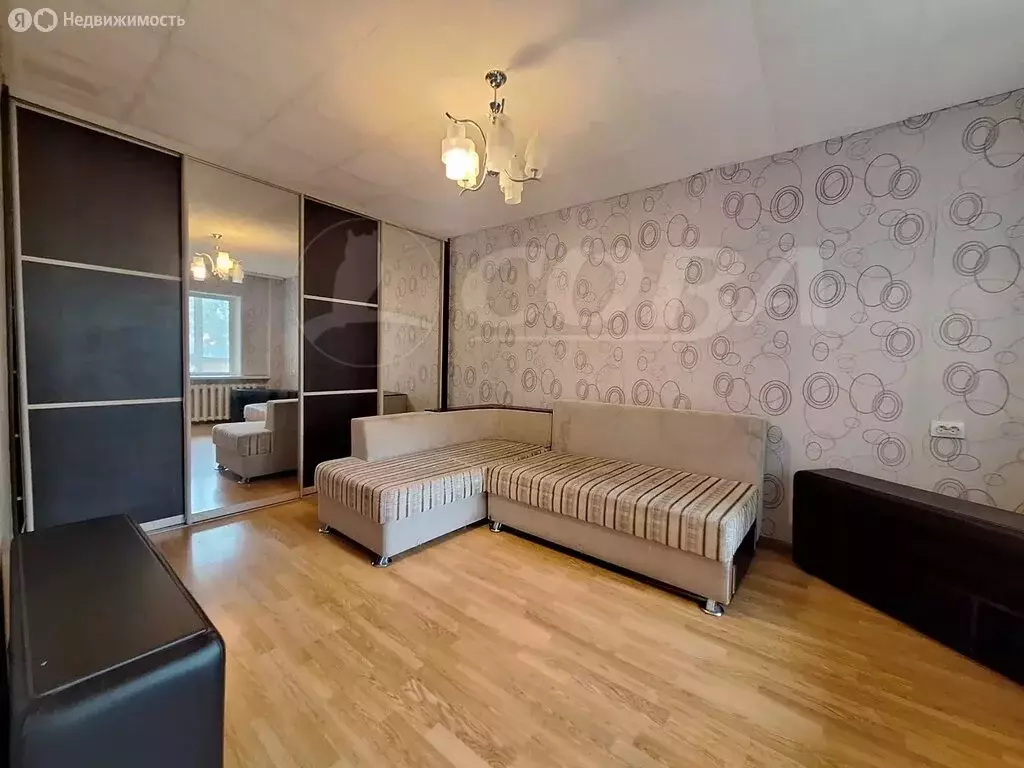 1-комнатная квартира: Тюмень, улица Щорса, 1А (28 м) - Фото 1