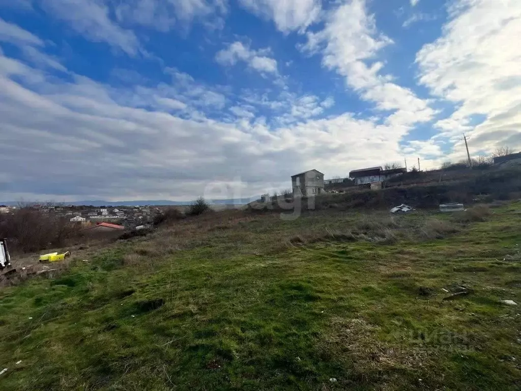 Участок в Крым, Симферопольский район, Добровское с/пос, с. Пионерское ... - Фото 2