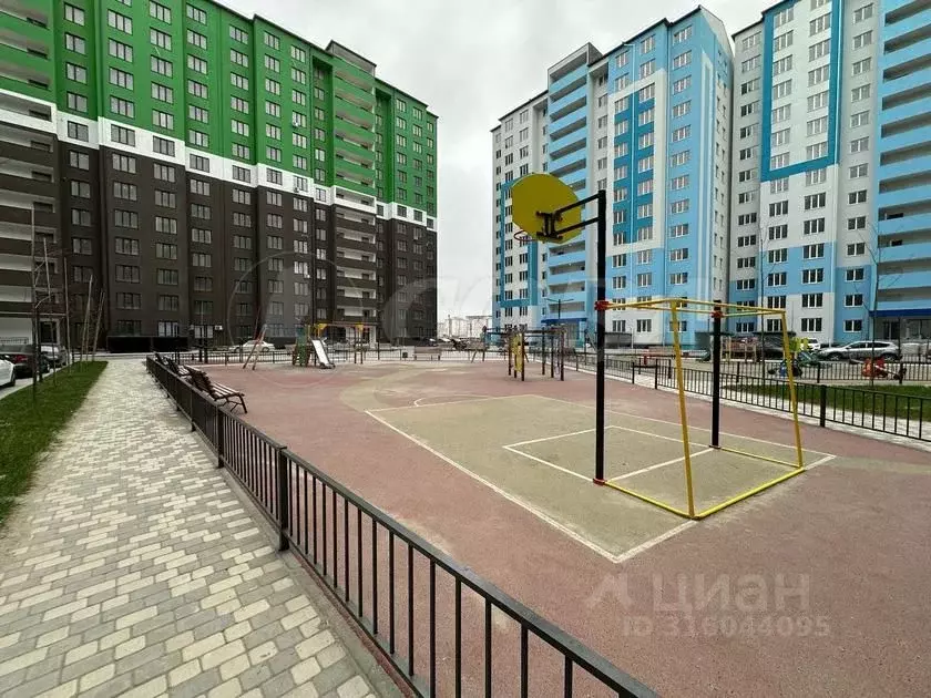 3-к кв. Дагестан, Каспийск ул. Михаила Ломоносова, 17Б (90.0 м) - Фото 0