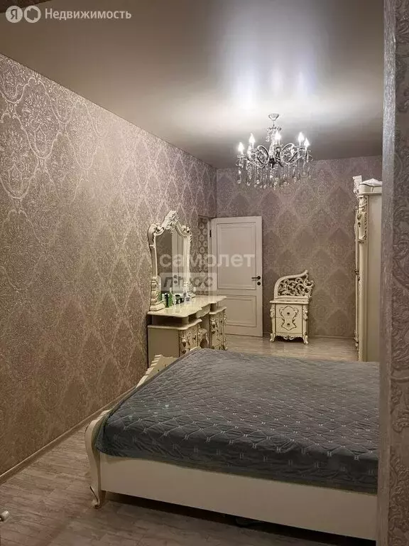 3-комнатная квартира: Нальчик, улица Чернышевского, 181 (90 м) - Фото 1