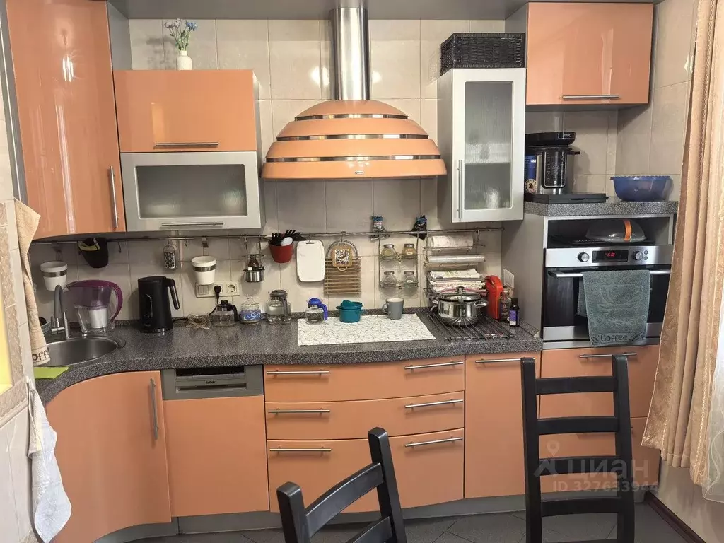 4-к кв. Москва ул. Верхние Поля, 22К1 (98.5 м) - Фото 0