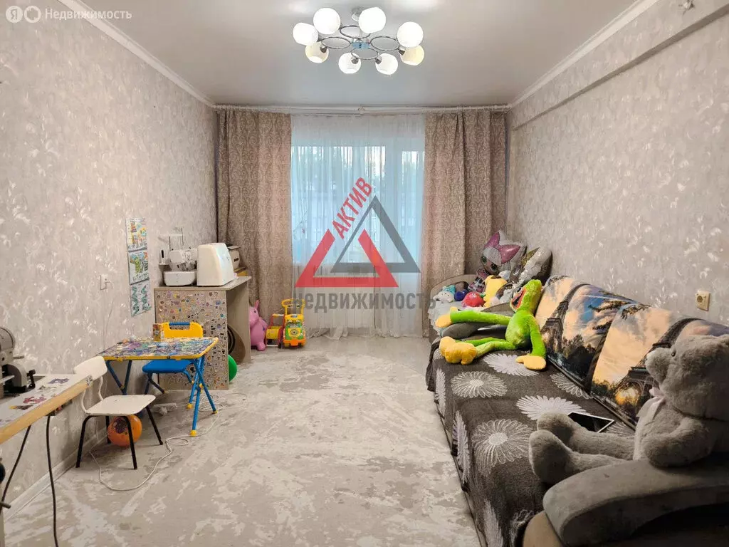 3-комнатная квартира: Каменск-Уральский, улица Мичурина, 2А (60.2 м) - Фото 1