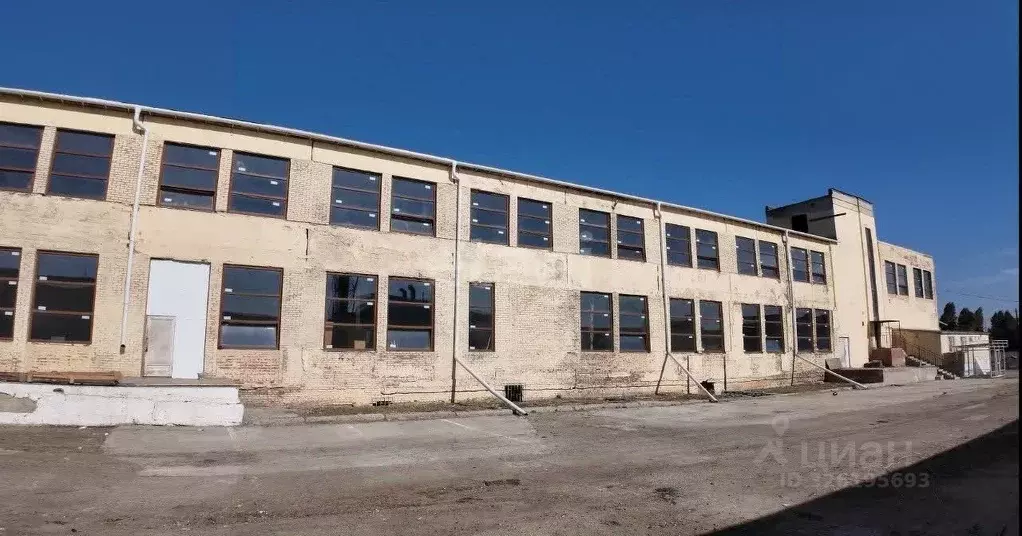 Торговая площадь в Краснодарский край, Ейск Коммунистическая ул. (569 ... - Фото 1