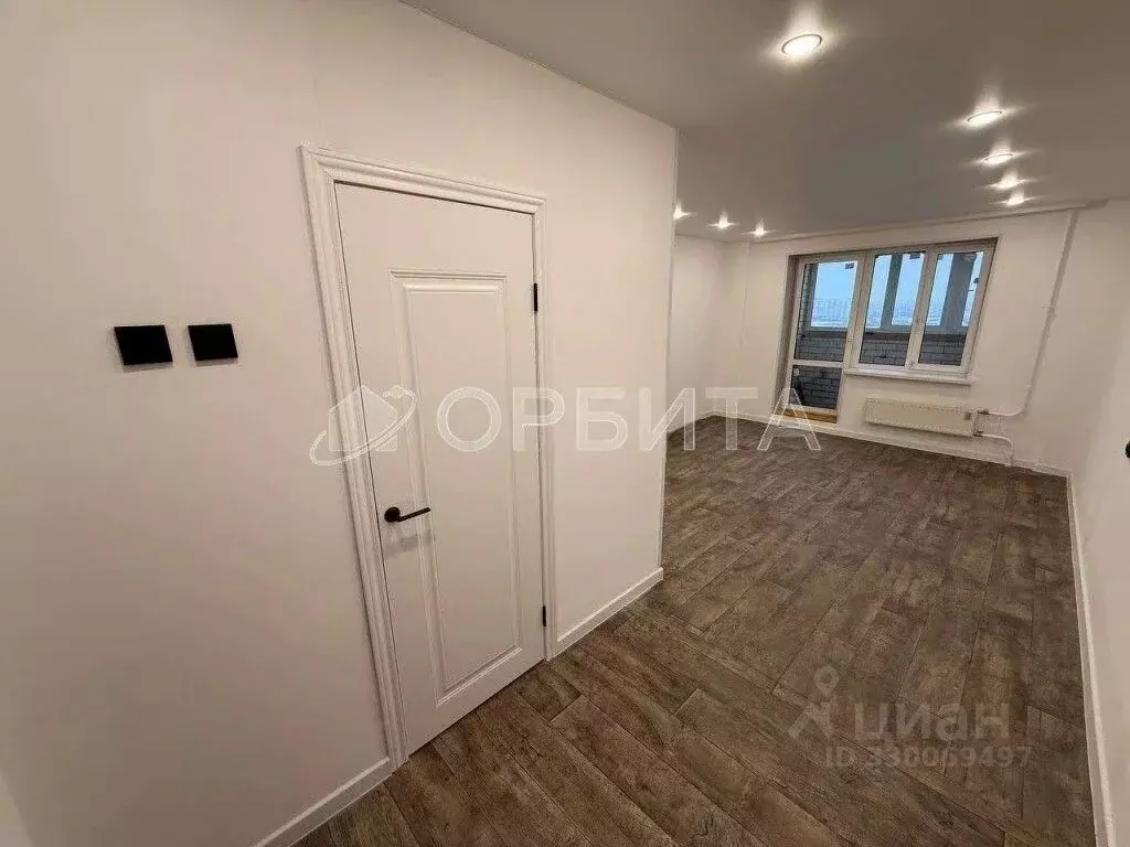 Студия Тюменская область, Тюмень ул. Тимофея Чаркова, 28 (24.9 м) - Фото 1