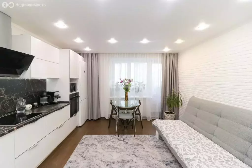 3-комнатная квартира: Тюмень, Кремлёвская улица, 114 (75 м) - Фото 1