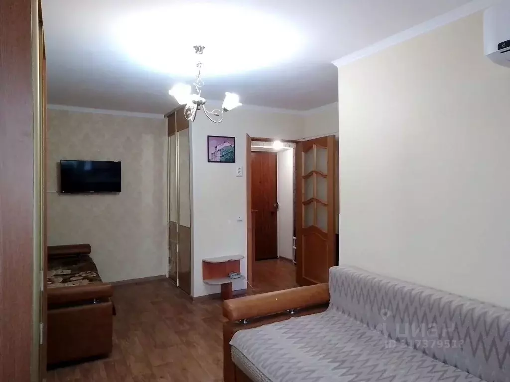 1-к кв. Волгоградская область, Волгоград ул. Кирова, 126 (29.0 м) - Фото 0