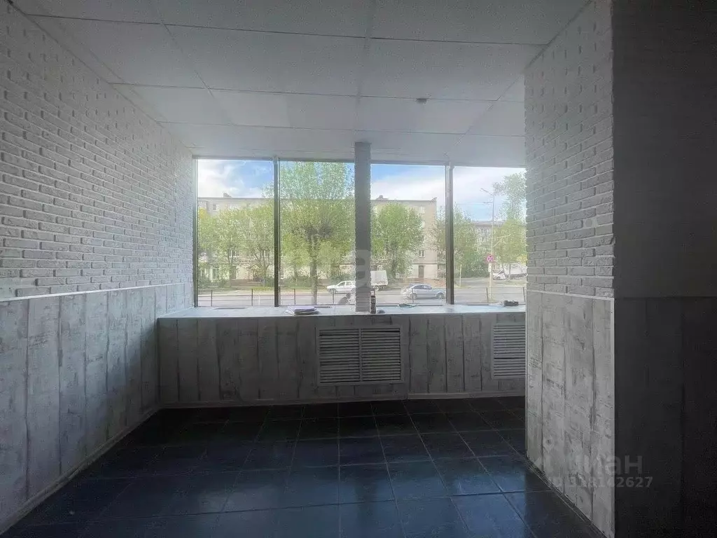 Торговая площадь в Вологодская область, Череповец ул. Краснодонцев, 52 ... - Фото 1