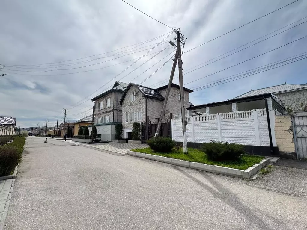 Дом в Кабардино-Балкария, Нальчик Железнодорожная ул. (100 м) - Фото 2