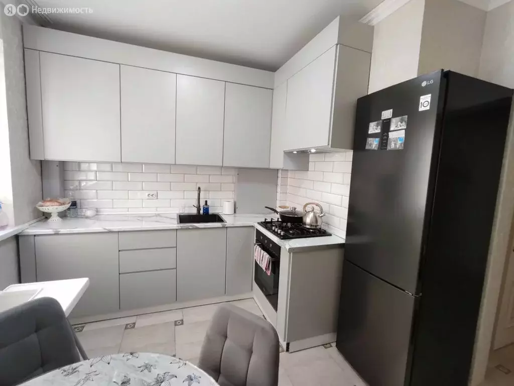 2-комнатная квартира: Нальчик, улица Шарданова, 48к6 (62 м) - Фото 1