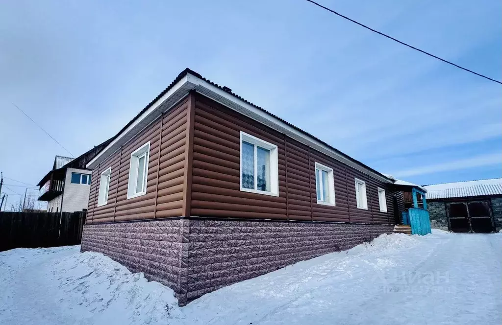 Дом в Бурятия, Улан-Удэ ул. Блинова (130 м) - Фото 1