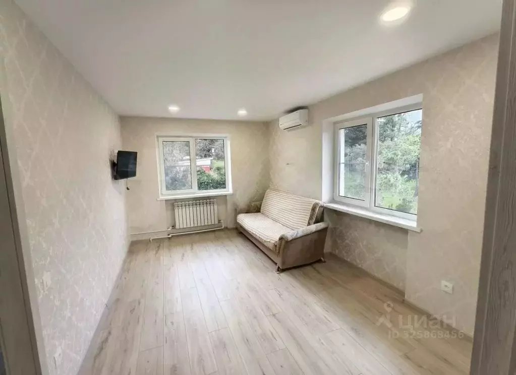 2-к кв. Краснодарский край, Сочи Завокзальный мкр, ул. Тоннельная, 1 ... - Фото 0