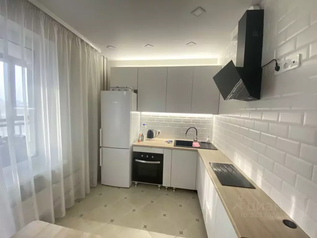 2-к кв. Татарстан, Казань ул. Сабира Ахтямова, 1к1 (56.4 м) - Фото 2