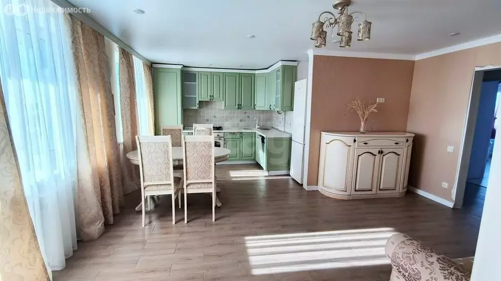 4-комнатная квартира: Сакский район, Ореховское сельское поселение, ... - Фото 2