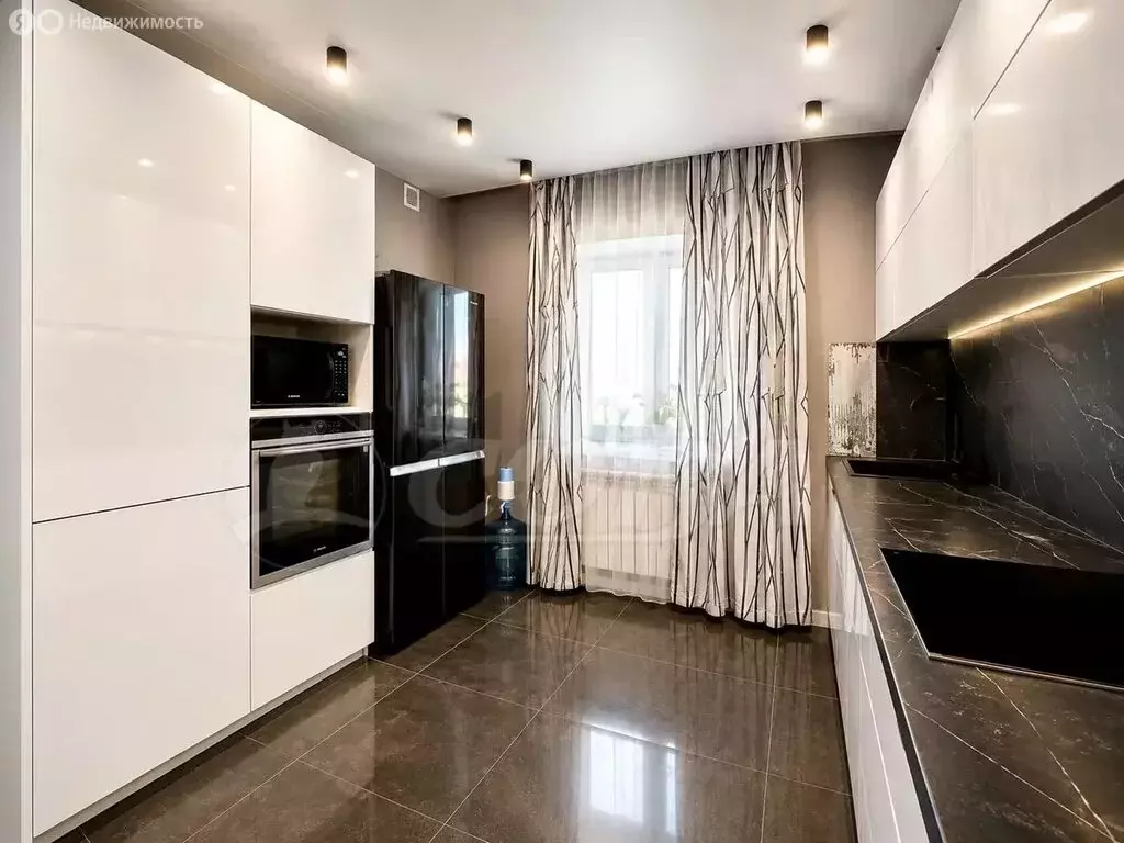 3-комнатная квартира: Тюмень, улица Владимира Соболевского, 4 (121 м) - Фото 2