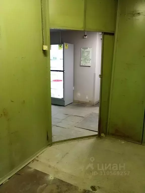Склад в Свердловская область, Екатеринбург ул. Лобкова, 2 (8 м) - Фото 1