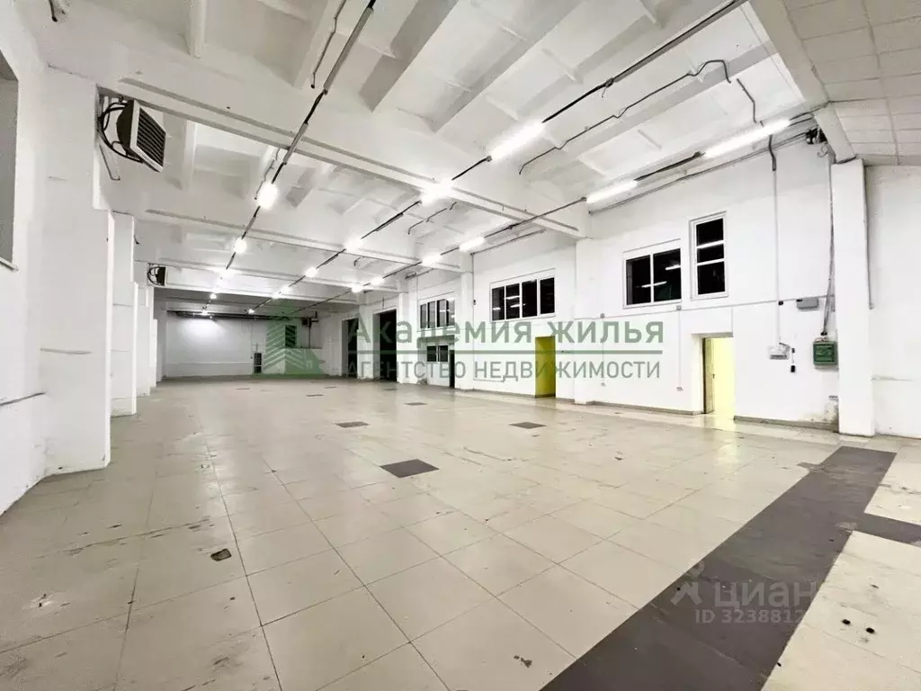 Торговая площадь в Саратовская область, Энгельс просп. Строителей, 30А ... - Фото 1