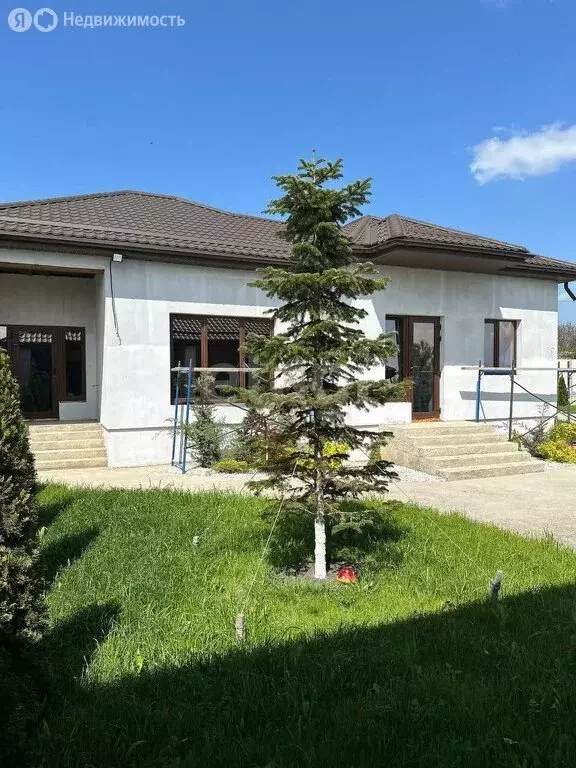 Дом в село Молдаванское, улица Калинина (290 м) - Фото 1