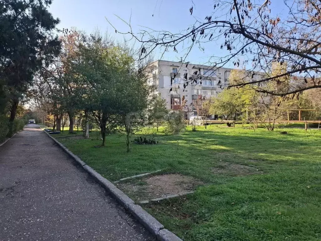 1-к кв. Крым, Сакский район, Новофедоровка пгт ул. Героев (30.4 м) - Фото 1