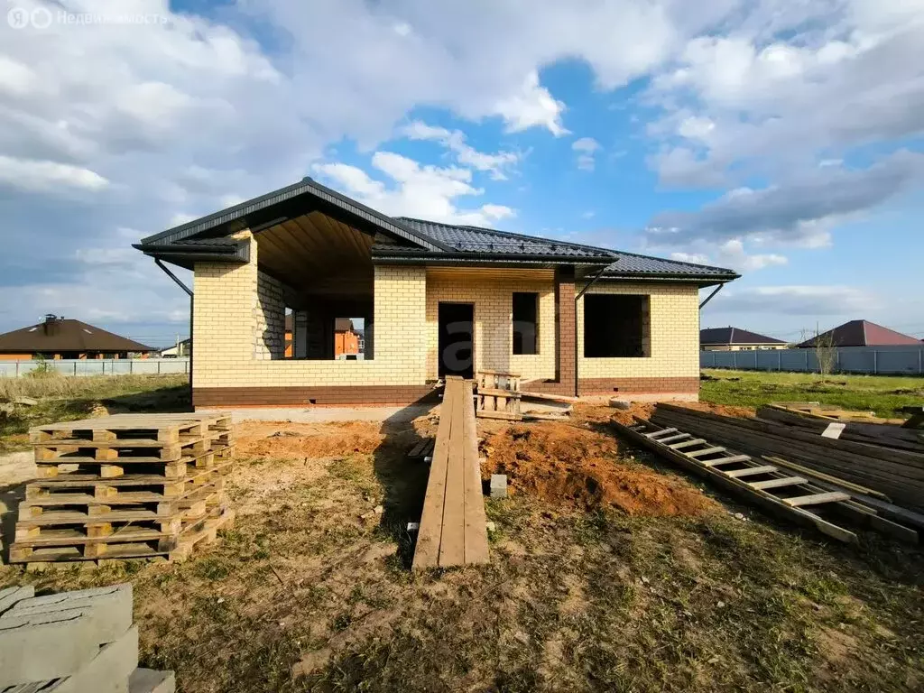 Дом в Тукаевский район, деревня Азьмушкино, микрорайон Подсолнухи, ... - Фото 1