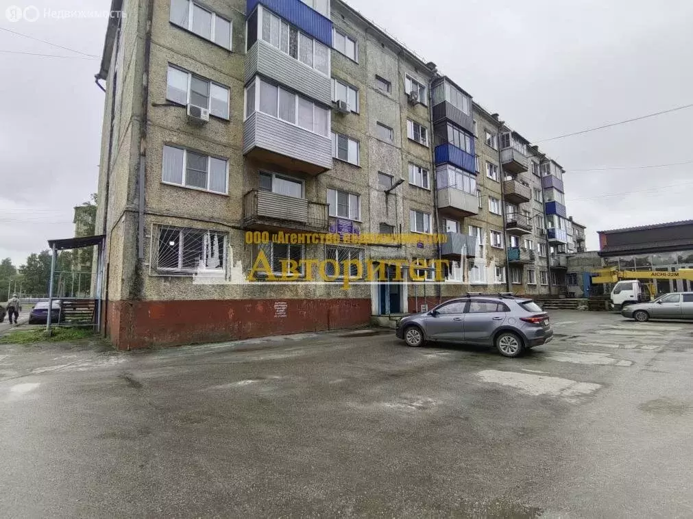 2-комнатная квартира: Ленинск-Кузнецкий, Топкинская улица, 6/2 (52 м) - Фото 0